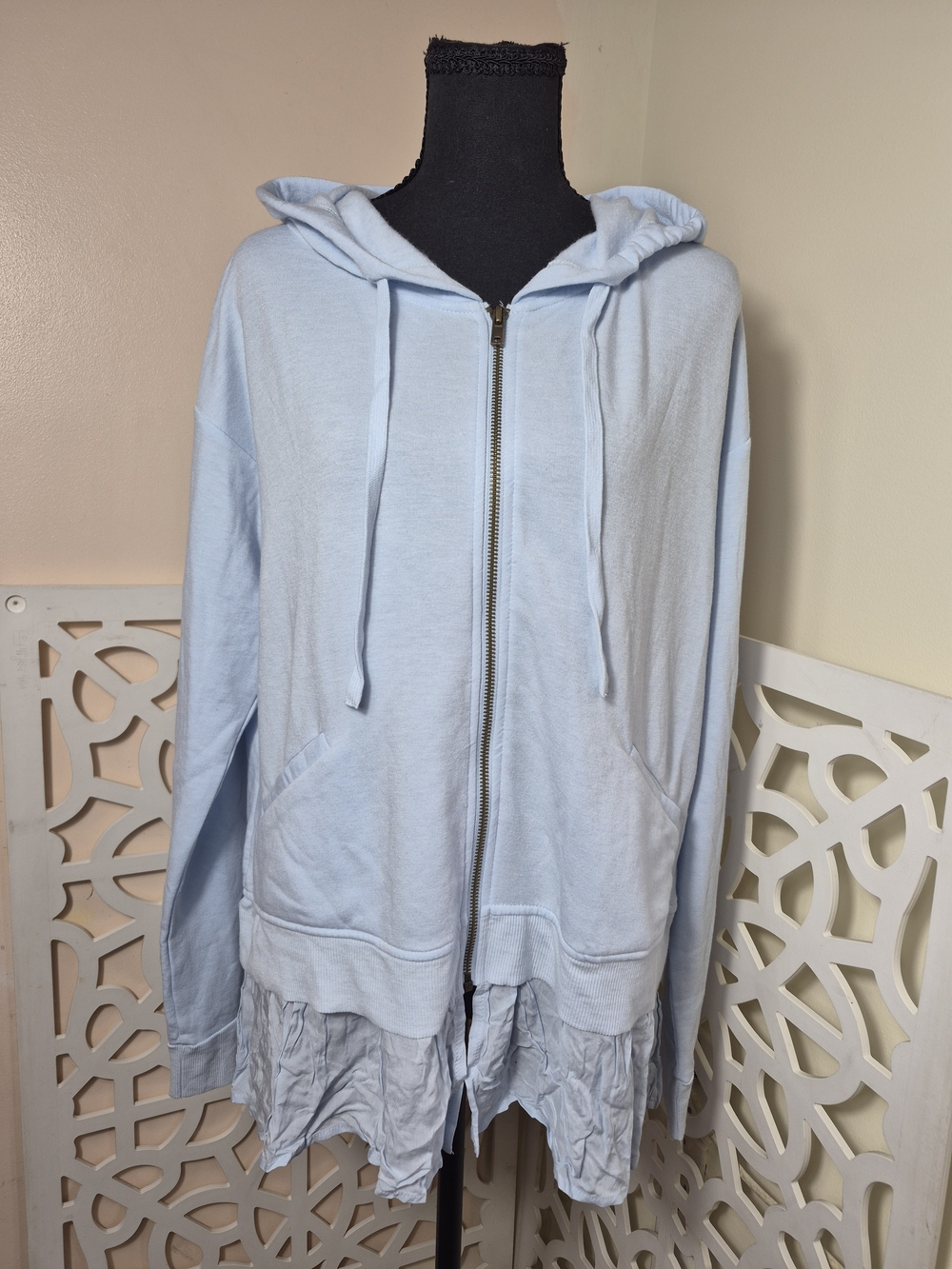 NWT Venus Zip-Front Soft Hoodie with ruffled hem L